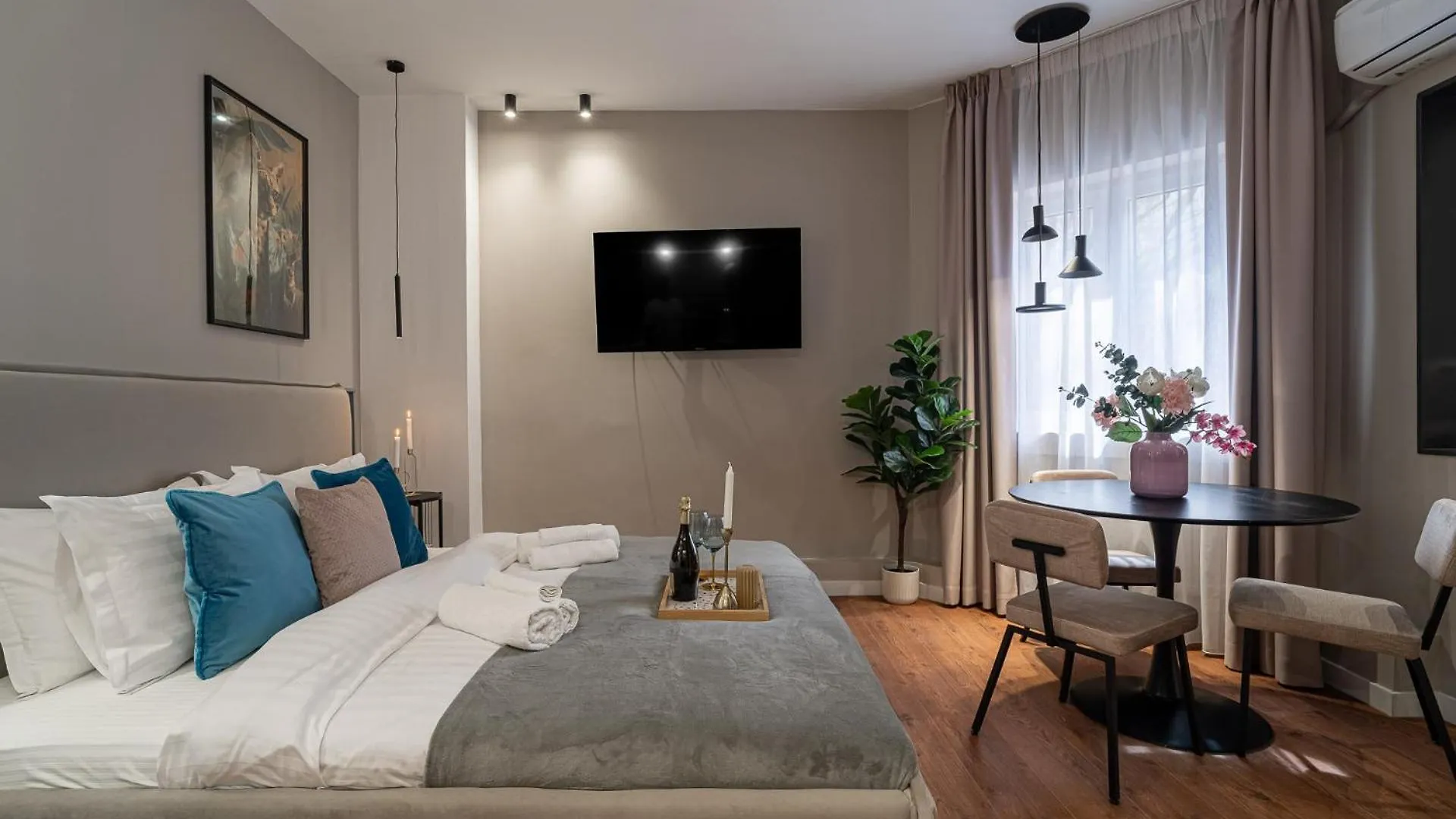 Urban Chic Studios Near Cismigiu & Calea Victoriei Bucharest Romania