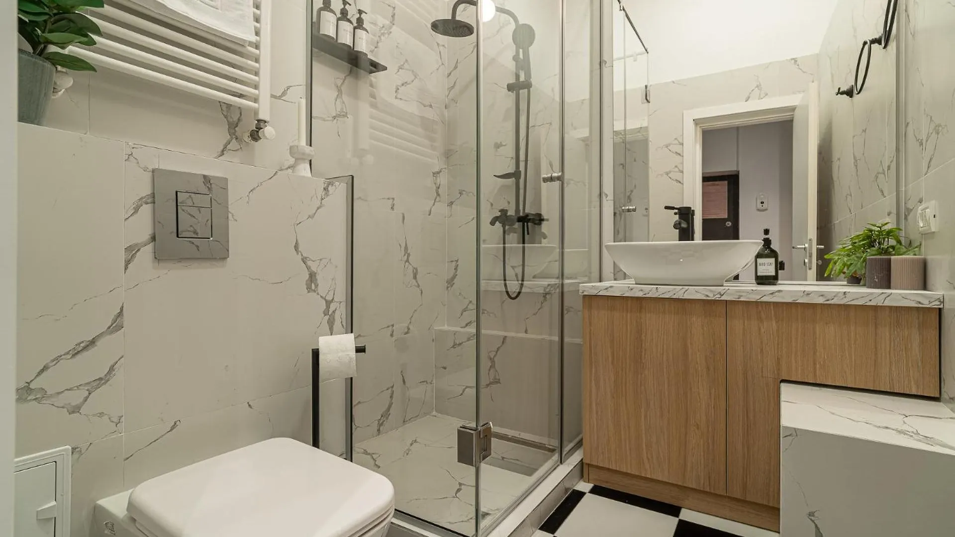 Urban Chic Studios Near Cismigiu & Calea Victoriei Bucharest Apartment