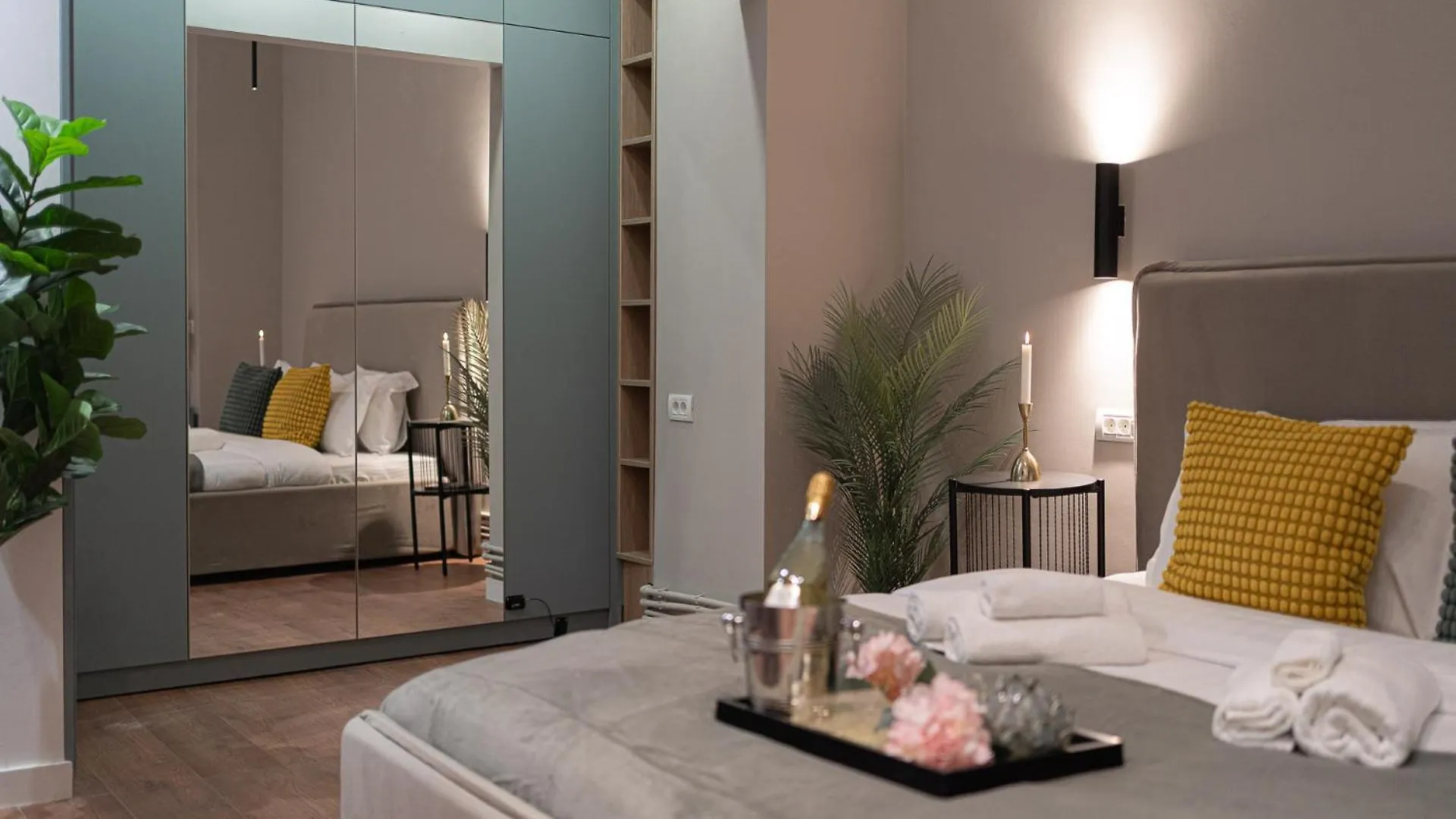 Urban Chic Studios Near Cismigiu & Calea Victoriei Bucharest Apartment