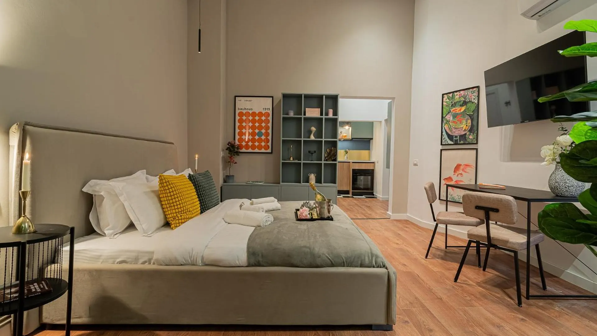 Urban Chic Studios Near Cismigiu & Calea Victoriei Bucharest 0*,